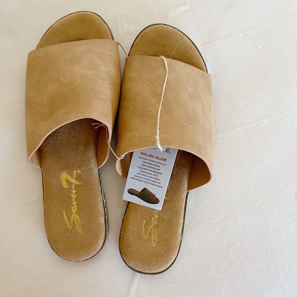 BNWT SEVEN7 MALIBU SANDAL color TAN #SIZE 9